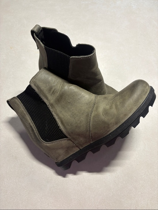 Sorel Shoes - Sorel Grey Ankle Boots with Black Elastic